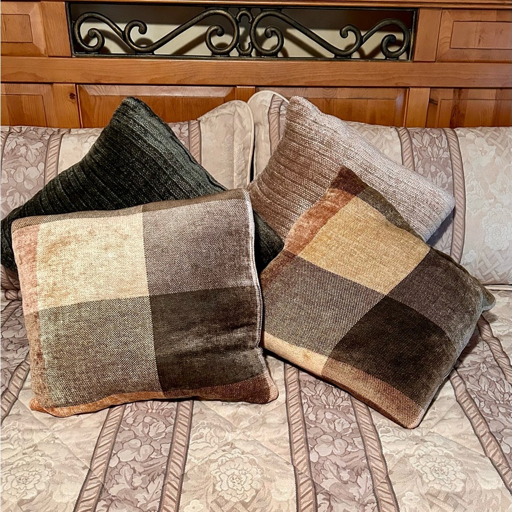 Decorative pillows